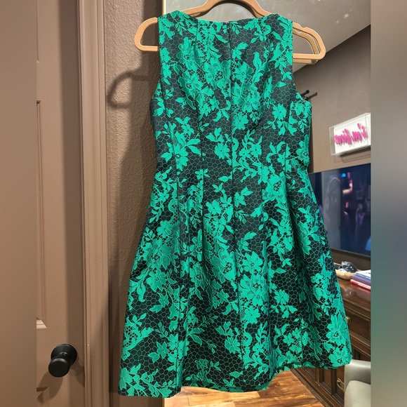 Alexia Admor Black and Green Floral Lace Mini Dress - Picture 5 of 9